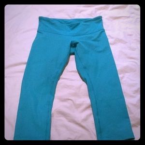 Lululemon teal Capri leggings